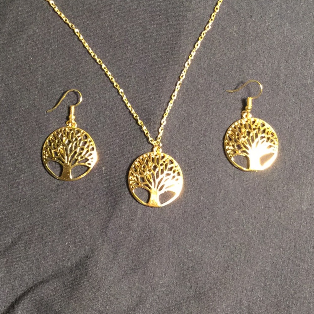 Gold tone tree necklace and earring set